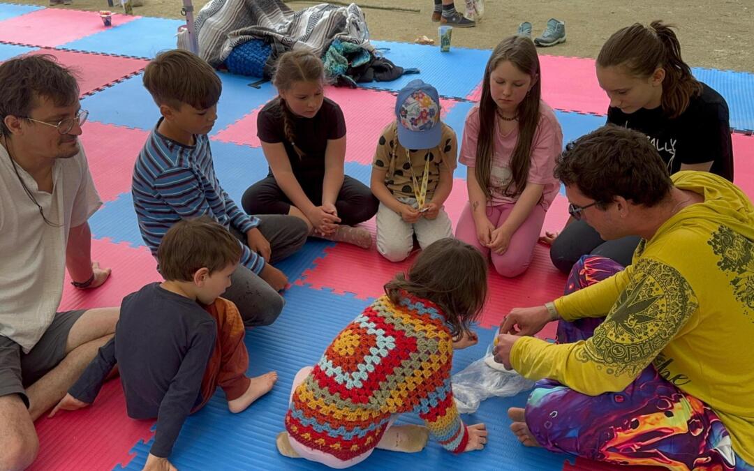 hrajeme si venku s dětmi v angličtině